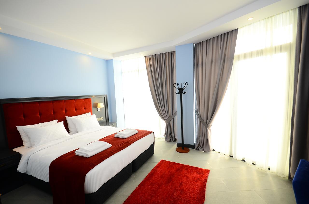 Batumi Palm Hotel Exterior foto